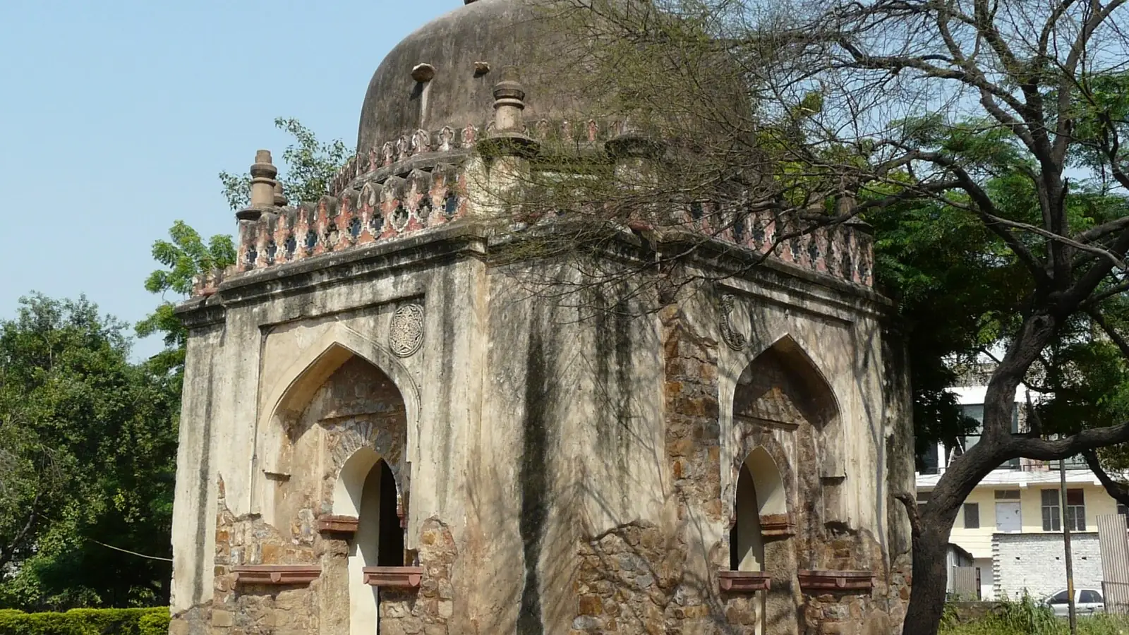 Illustration: 15th-century Lodi-era domed tomb in a park at Lado Sarai.